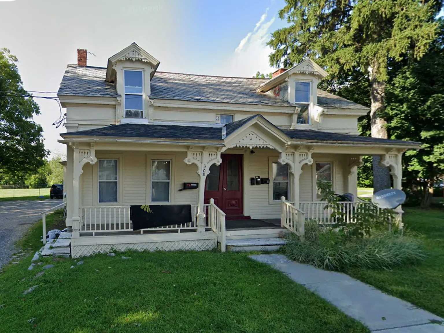 308 Pleasant — Photo 1