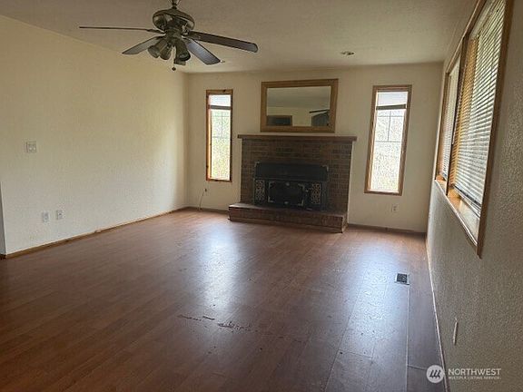 5th image of 3430 Boston Harbor Road NE