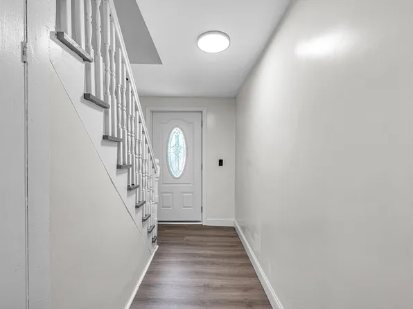 68 Ashley St, Springfield, MA 01105