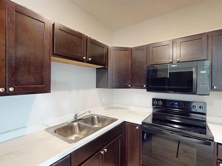 Pioneer Apartments & Townhomes — Photo 44