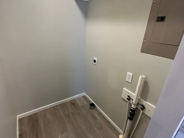812 Wix Ln — Photo 10