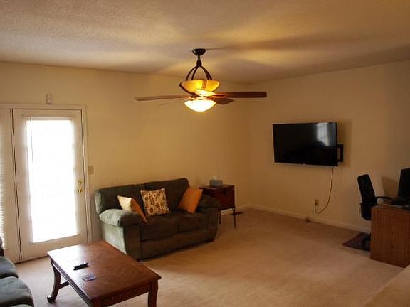 5th image of 1605 Herrin Dr