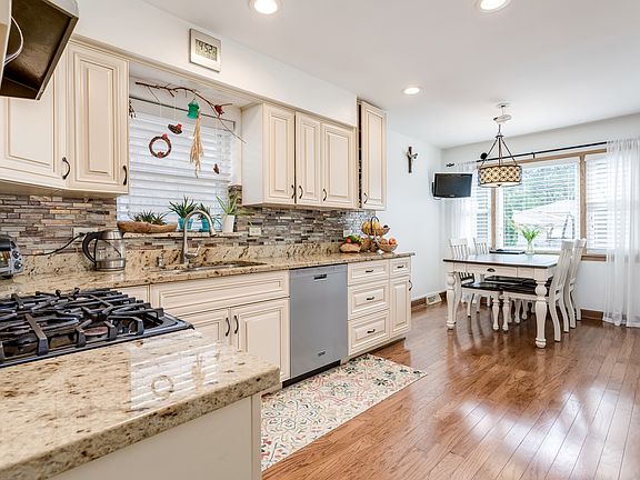 3rd image of 3756 N Odell Ave