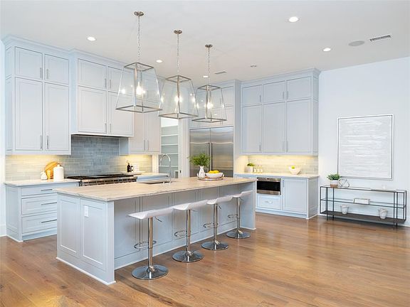 4th image of 11429 Parkchester Dr