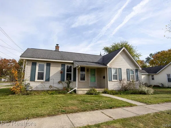 68120 Howard St, Richmond, MI 48062