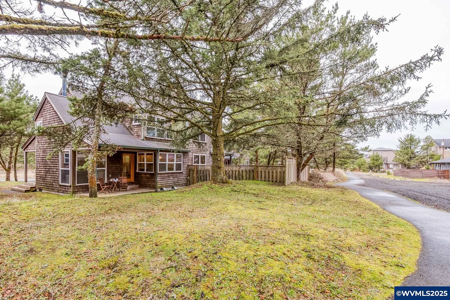5835 Barefoot Ln photo 1