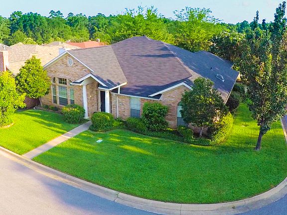 5th image of 19 Friendswood Dr