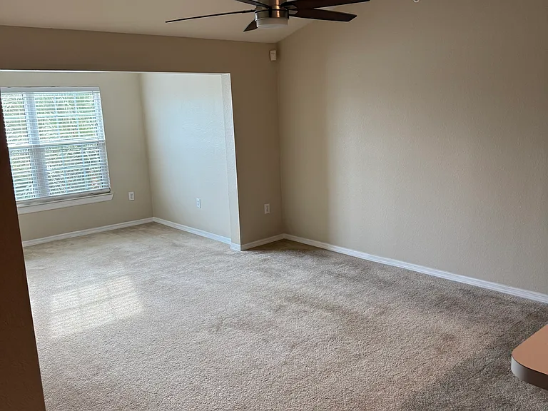 5455 Vineland Rd #3304 — Photo 37