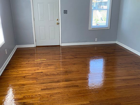 3rd image of 2825/2827 Brookside Ave