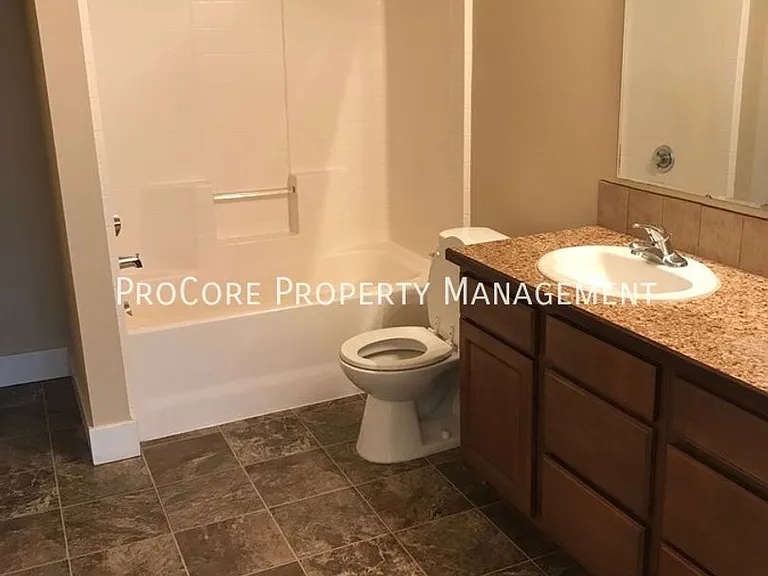 9846 W Rosecroft Ct — Photo 21