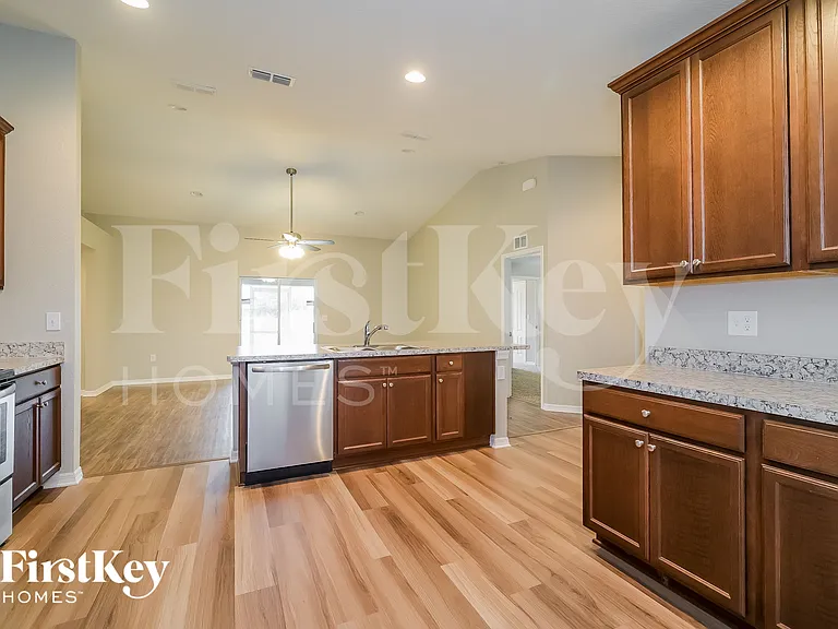 109 Solis Dr — Photo 7