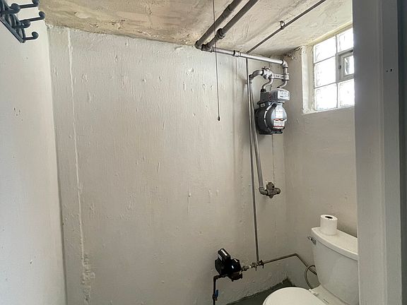 4th image of 6804 Revere St #1