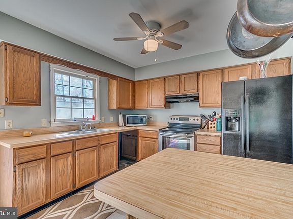 4th image of 306 Durham Dr