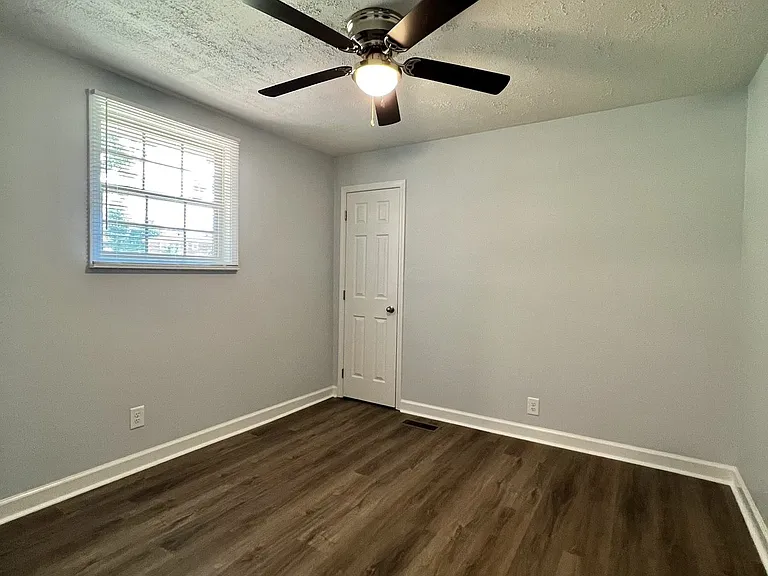 206 Orleans Dr — Photo 17