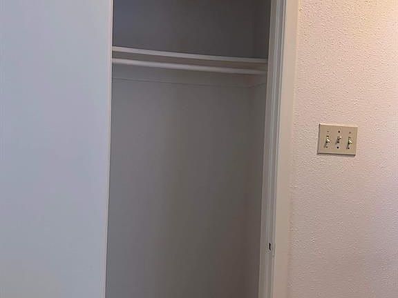 3rd image of 8522 Ashlawn Dr