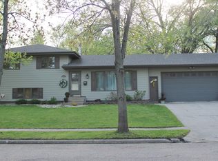 1616 S 6th St, Aberdeen City, SD 57401