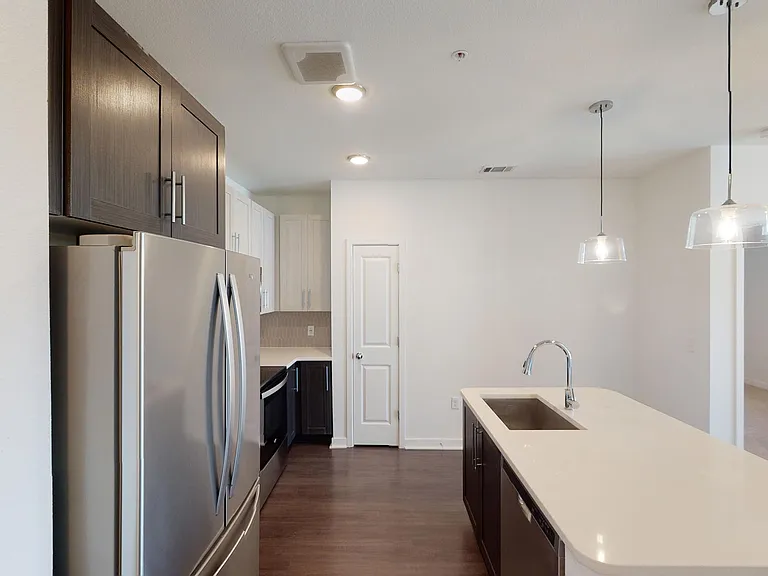Essex Luxe Apartments — Photo 74