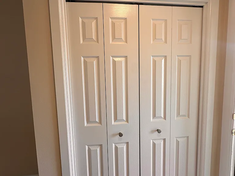 2105 E White Oak Ct #201 — Photo 3