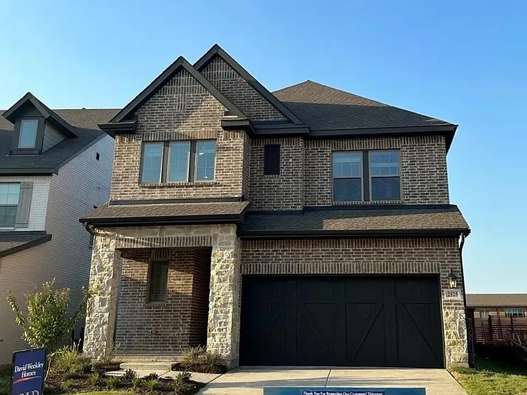 2525 Four Roses Dr — Photo 1