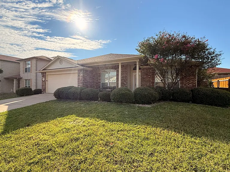5812 Durango Dr — Photo 3