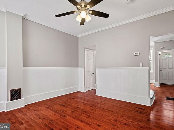 4th image of 2539 E Dakota St