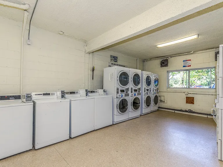 Quail Hill Apartments — Photo 6