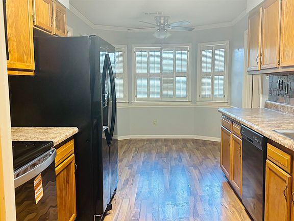 3rd image of 8241 Trinity Rd