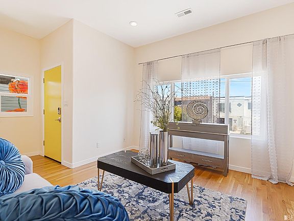 3rd image of 1555 Shafter Ave #1555A