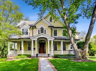 117 Tuttle Ave, Clarendon Hills, IL 60514