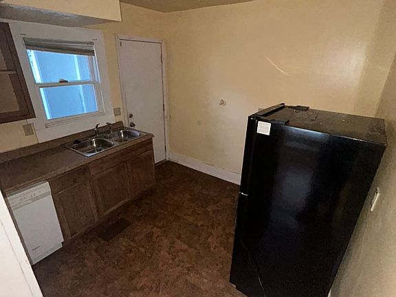 2nd image of 1345 E 6th St #1345