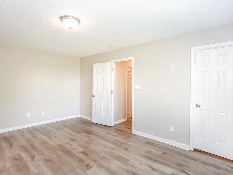 9705 Avensong Crossing Dr — Photo 16