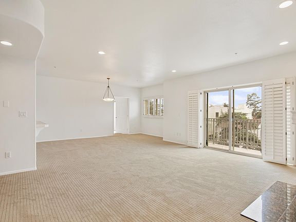 3rd image of 937 12th St APT 301