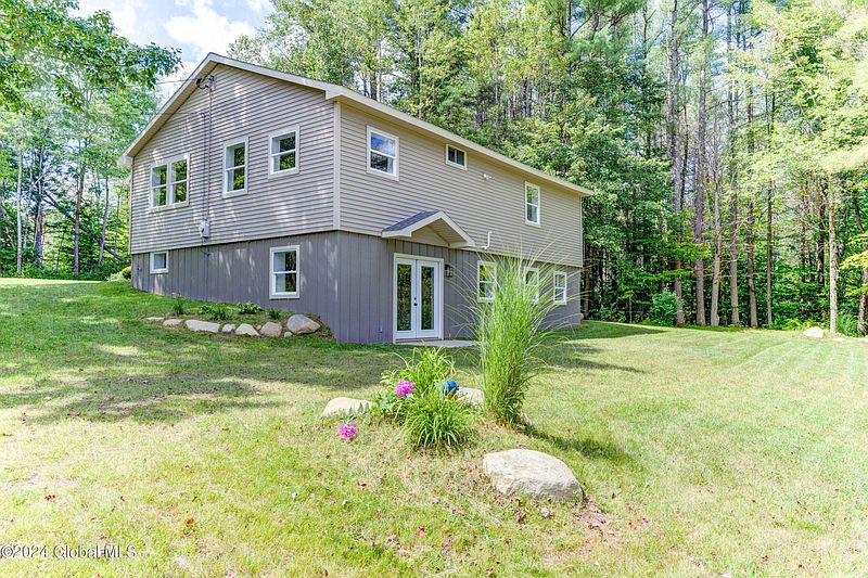 3rd image of 266 Kunz Road
