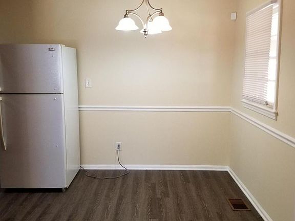 4th image of 5115 4th St