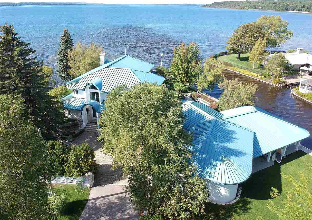 6908 Grace St, Indian River, MI 49749 Zillow