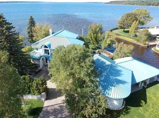 6908 Grace St, Indian River, MI 49749