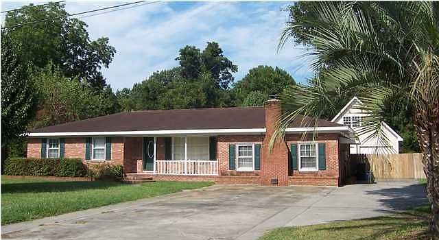 Great brick one story home in West Ashley