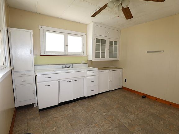 3rd image of 640 Euclid Ave