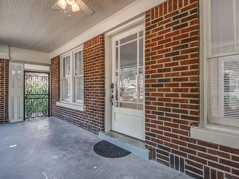 2385 Parkway Pl — Photo 3