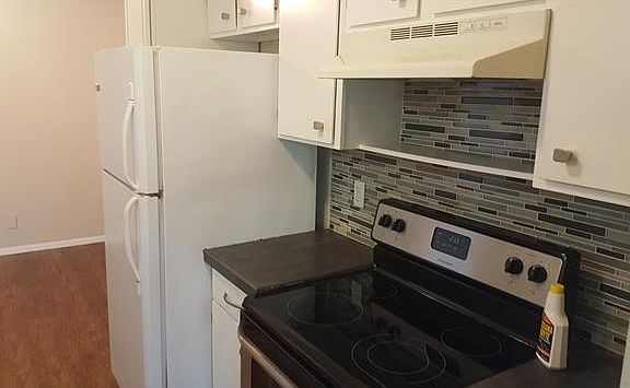 2nd image of 1220 Southport Dr APT B