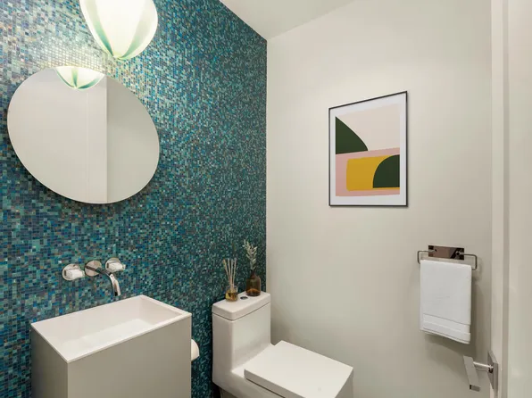 260 Park Avenue South image 11 of 11