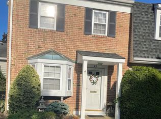 82 Harbor S, Amityville, NY 11701