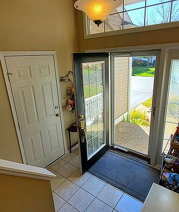4th image of 2540 Forest Bluff Dr SE