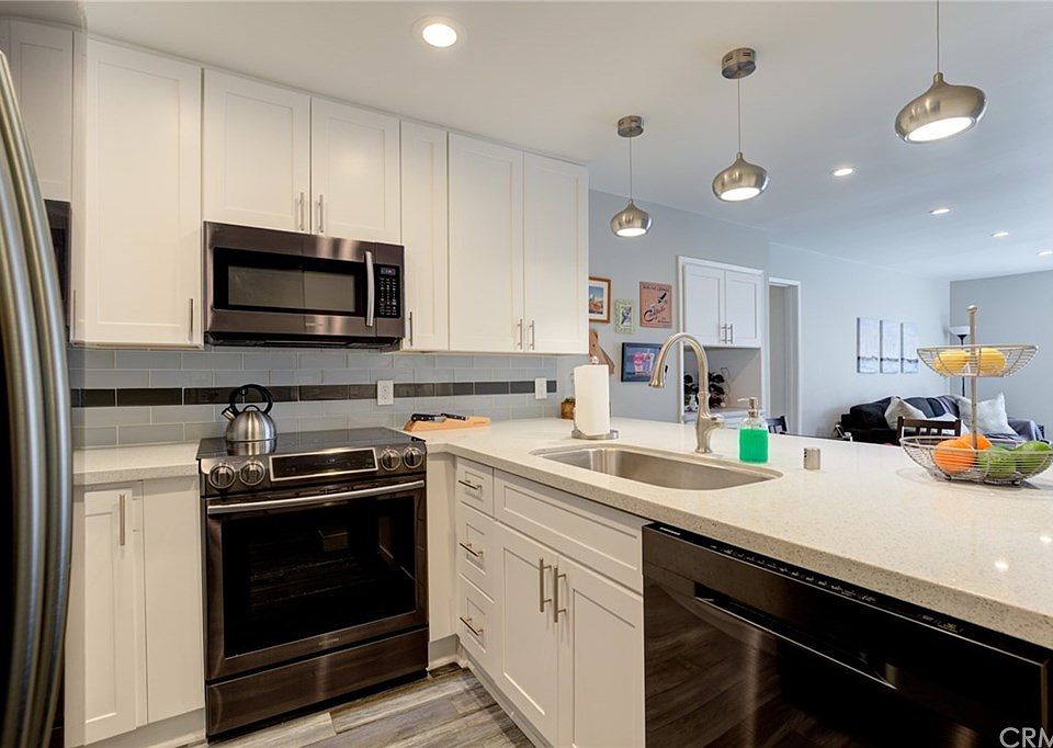 1st image of 1400 S Catalina Ave Unit 207