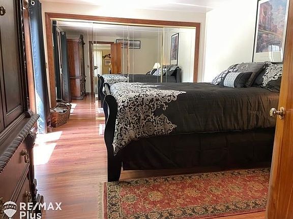 3rd image of 157 Sterling Dr
