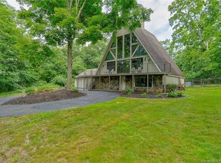 603 N Georges Hill Rd, Southbury, CT 06488