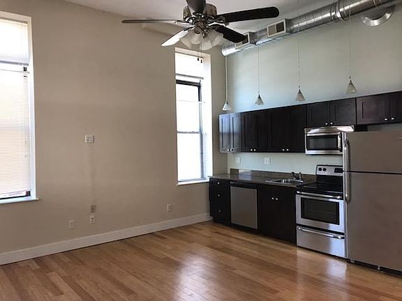 5th image of 2733 Woodburn Ave Unit 101