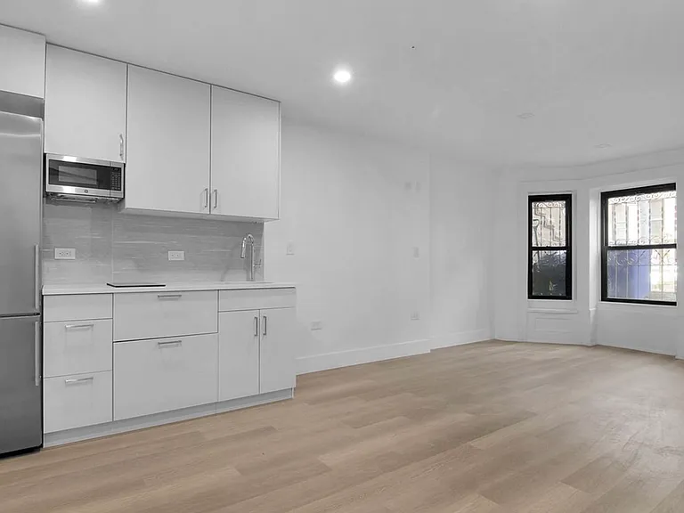 21 Polhemus Pl #BF — Photo 3
