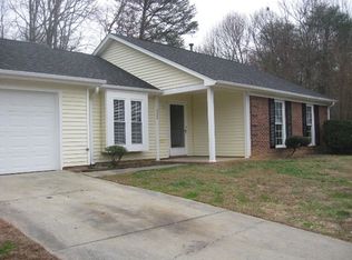 3305 Glen Hollow Rd, Greensboro, NC 27407