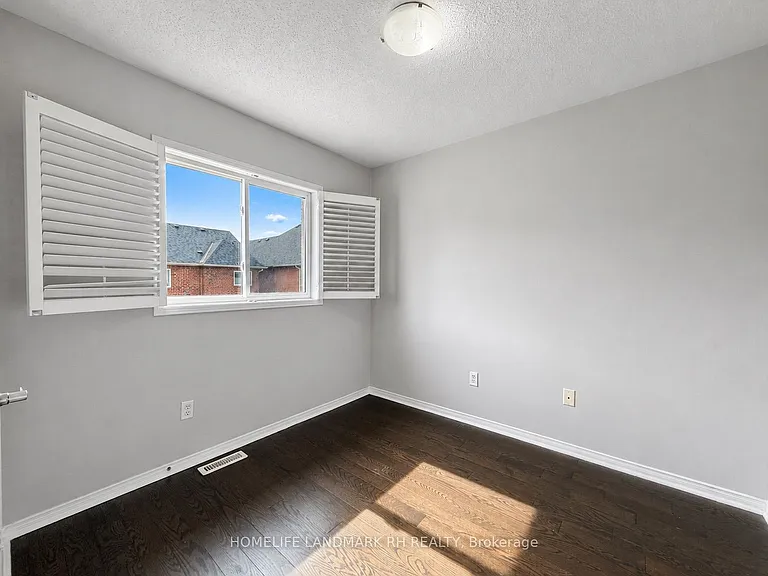 8 McKennon St — Photo 17